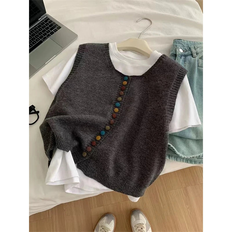 Vintage Sleeveless Sweater - Round Neck