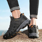 Chaussures de randonnée et d'escalade en montagne