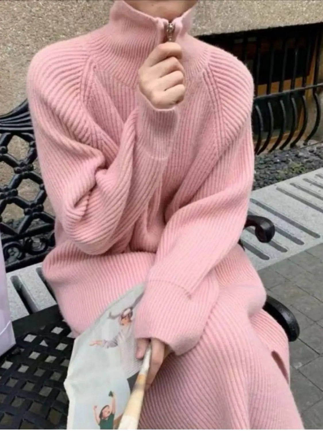 Robe Pull en Tricot Côtelé Ample à Col Cheminé à Zip
