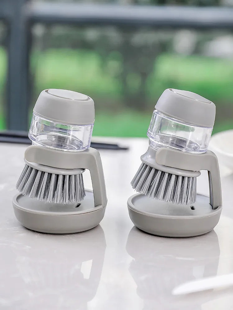 Brosse de nettoyage polyvalente avec distributeur de savon et support