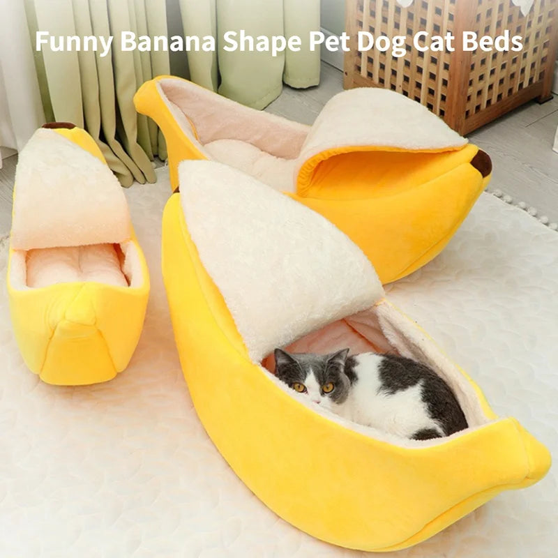 Lit douillet en forme de banane pour chat