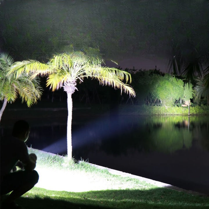 Lampe torche PUISSANCE+ USB rechargeable