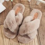 Pantuflas cruzadas de pelo sintético